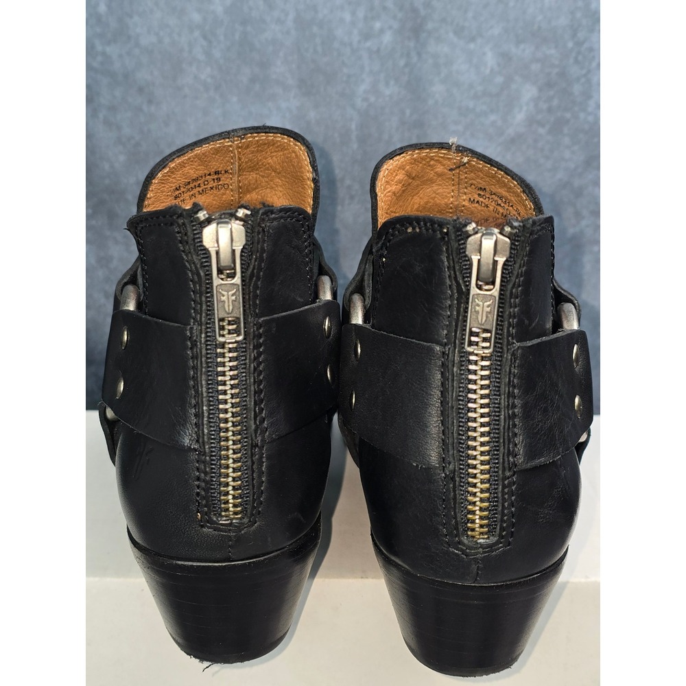 Frye Harness Ankle Boots Black Leather Studded O-Ring Womens 7.5 EUC - Picture 3 of 6